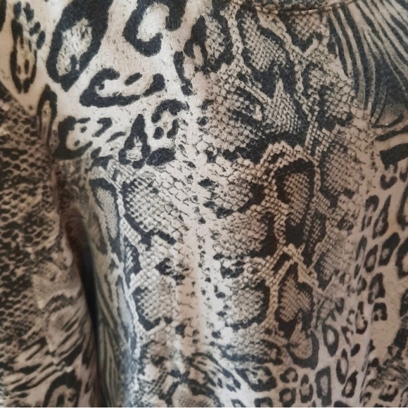 πChicoβs Fabulous Animal Print Tee Brown Ivory Black 3/4 Sleeve. Large - Picture 4 of 5
